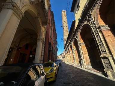 Bologna, Centro Storico, Strada Maggiore, 7