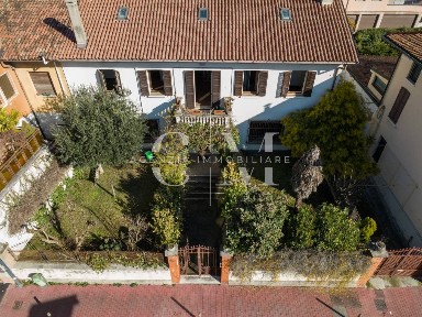 Villa unifamiliare via Benacense 33, Panoramica, Brescia