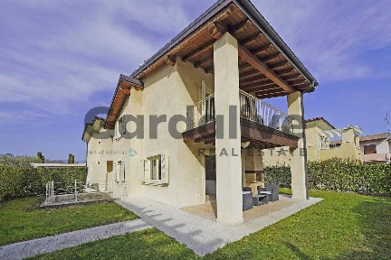Villa unifamiliare via Pieve Vecchia, Pieve Vecchia, Villaggio Sanghen, Manerba del Garda