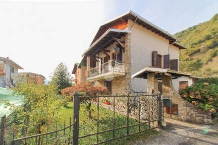 Villa bifamiliare via Mocenigo, Vestone