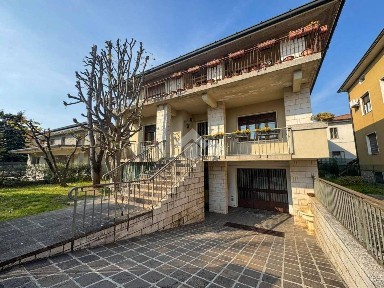 Villa unifamiliare via leopardi 4, Centro, Bagnolo Mella