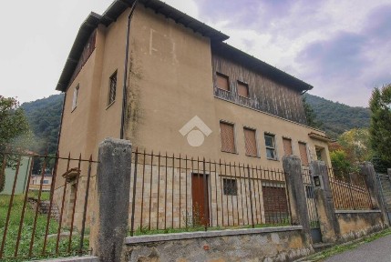 Villa plurifamiliare via Moretto, Centro, Gardone Val Trompia