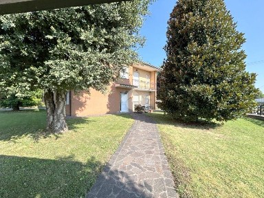 Villa unifamiliare via Sant'Anna 2, Centro, Visano