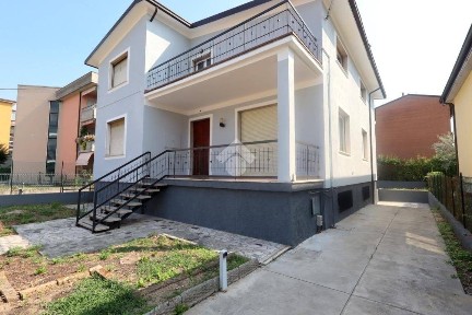 Villa unifamiliare via Monsignor Romano 5, Centro, San Zeno Naviglio