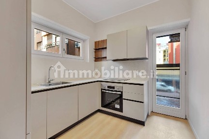 Trilocale via Ruggero di Lauria 12B, Sempione, Milano