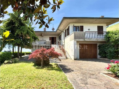 Villa unifamiliare via San Pietro, Entroterra, Desenzano del Garda