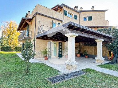 Villa bifamiliare via del Manestro 44, Casazza, Brescia