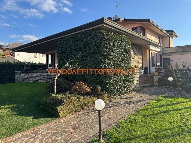 Villa unifamiliare via giovanni zanelli 49, Centro, Palazzolo sull'Oglio
