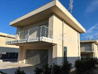 Manerba del Garda, via Repubblica