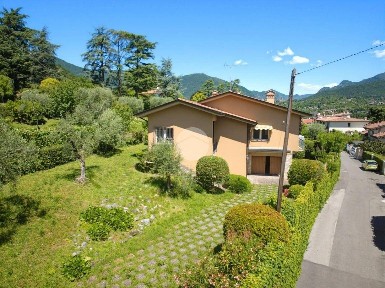 Villa unifamiliare via degli Abeti, Centro, Salò