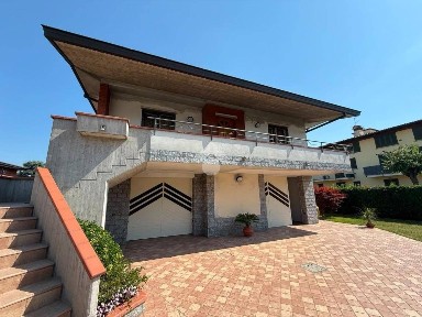 Villa unifamiliare via F. Baracca 11, Centro, Rovato