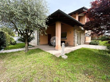 Villa bifamiliare via L. Reverberi 26, Centro, Rovato