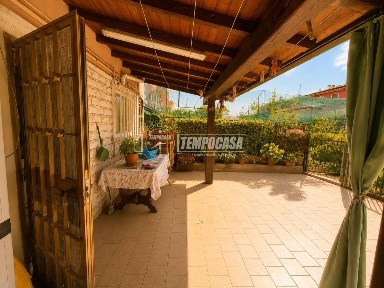 Villa bifamiliare traversa Diciottesima Villaggio Sereno 68, Villaggio Sereno, Brescia