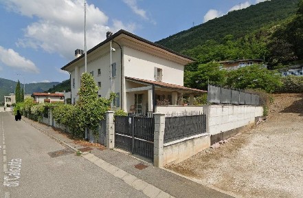 Villa all'asta via Madre Teresa di Calcutta 7, Concesio