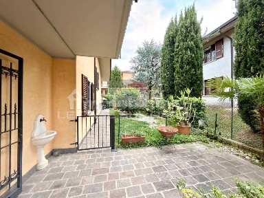 Villa unifamiliare via Bergamo 7, Desenzano Centro, Desenzano del Garda