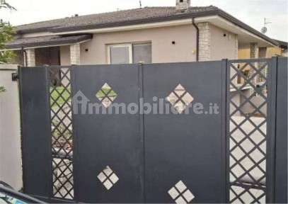 Villa all'asta via dei pizzi, 59, Azzano Mella