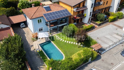 Villa unifamiliare via Cesare Battisti, Centro, Montichiari