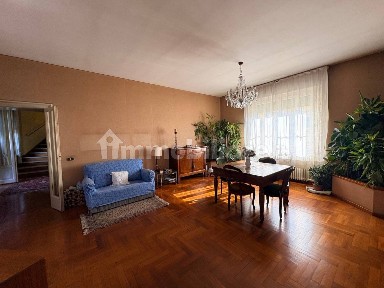 Villa unifamiliare via 25 Aprile, Centro, Montichiari