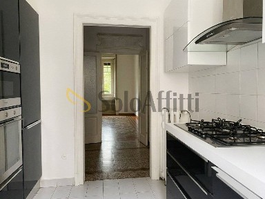 Trilocale buono stato, primo piano, Monte Rosa - Lotto, Milano