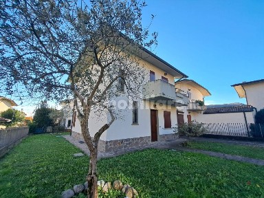 Villa unifamiliare via Due Muri, Centro, Concesio