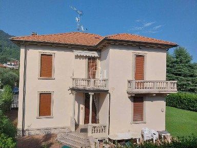 Villa unifamiliare via 4 Novembre, Centro, Salò