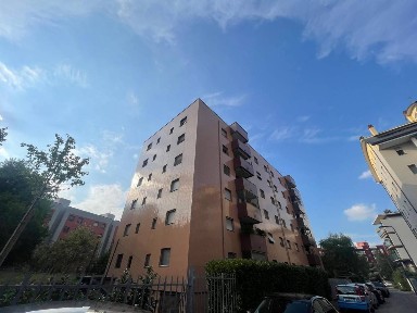Bilocale via Aldo Carpi 4, Trenno, Milano
