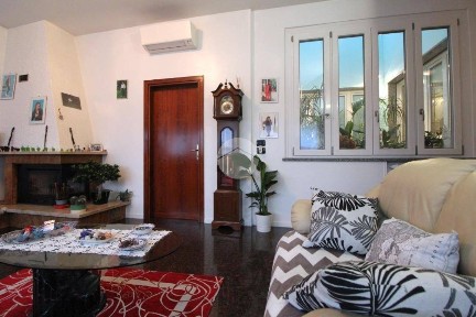 Villa bifamiliare via Cavalieri di Vittorio Veneto 16, Centro, Carpenedolo