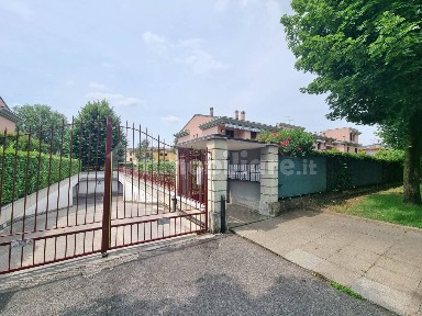 Villa unifamiliare via G. Rossini, Centro, Concesio