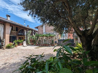 Villa unifamiliare via Pietro Zocchi Alberti, Centro, Montichiari