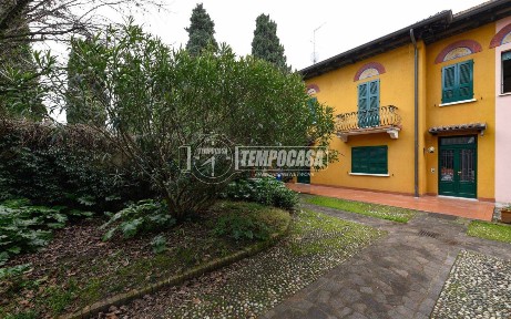 Villa plurifamiliare via XX Settembre, San Felice del Benaco 19, San Felice del Benaco