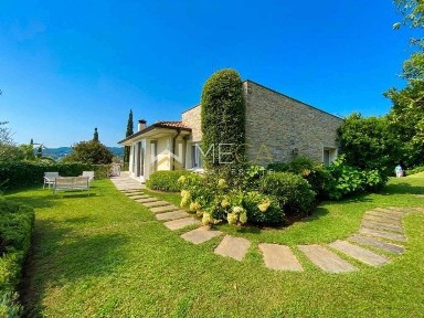 Villa unifamiliare viale Brescia, Centro, Salò