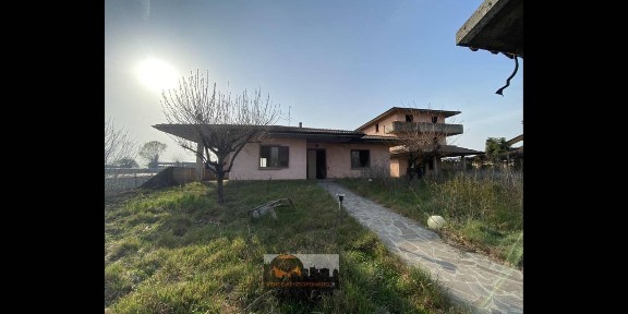 Villa unifamiliare via Gian Battista Rota, Centro, Chiari
