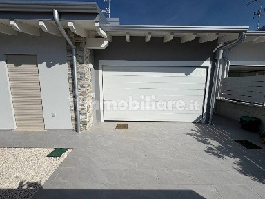Villa unifamiliare via Pozze, Lonato, Lonato del Garda