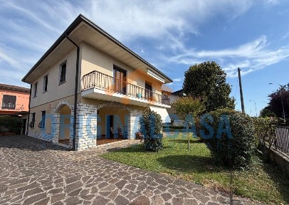 Villa unifamiliare via Galileo Galilei, Rezzato