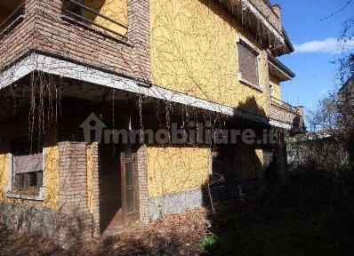 Villa all'asta via Francesco D'Assisi, 17, Rovato