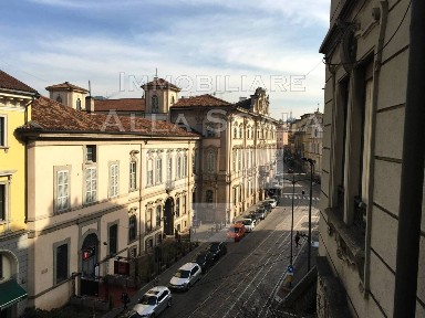 Trilocale corso Magenta, San Vittore, Milano
