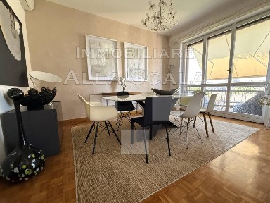 Appartamento via Ausonio, Corso Genova, Milano