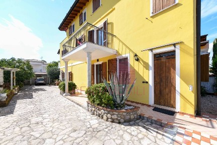 Villa bifamiliare via Pietro Mascagni 13, Centro, Ghedi