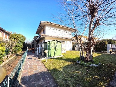 Villa unifamiliare via Alfonso La Marmora, Centro, Sirmione