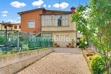 Villa unifamiliare via Caduti della Libertà 73, Centro, Bagnolo Mella