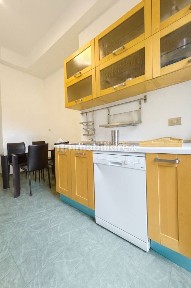 Trilocale via Francesco Sforza 14, Borgogna - Largo Augusto, Milano