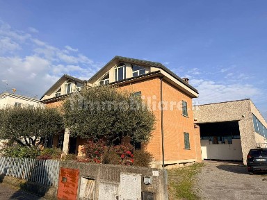 Villa bifamiliare via degli Artigiani 16, Castelcovati