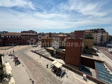Quadrilocale piazza Sant'Ambrogio 16, Sant'Ambrogio, Milano