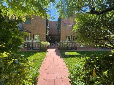 Villa bifamiliare via A. Grandi, Centro, Collebeato
