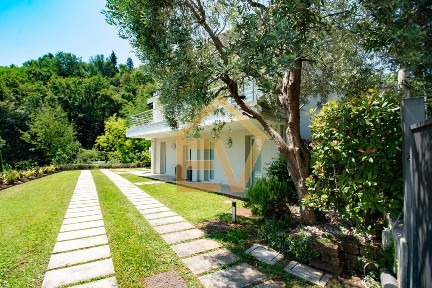 Villa unifamiliare via Bocca di Croce 11, Centro, Salò