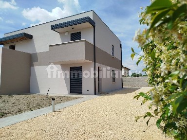 Villa bifamiliare via Santa Giulia 58, Centro, Carpenedolo