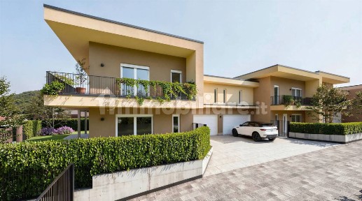 Paratico, Via Giannini, 2