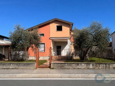 Villa unifamiliare via San Zeno, Centro, Mazzano