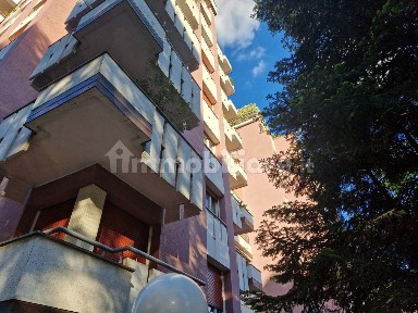 Bilocale ottimo stato, primo piano, Sempione, Milano