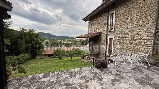 Villa plurifamiliare via Torquato Taramelli, Mompiano - Costalunga, Brescia